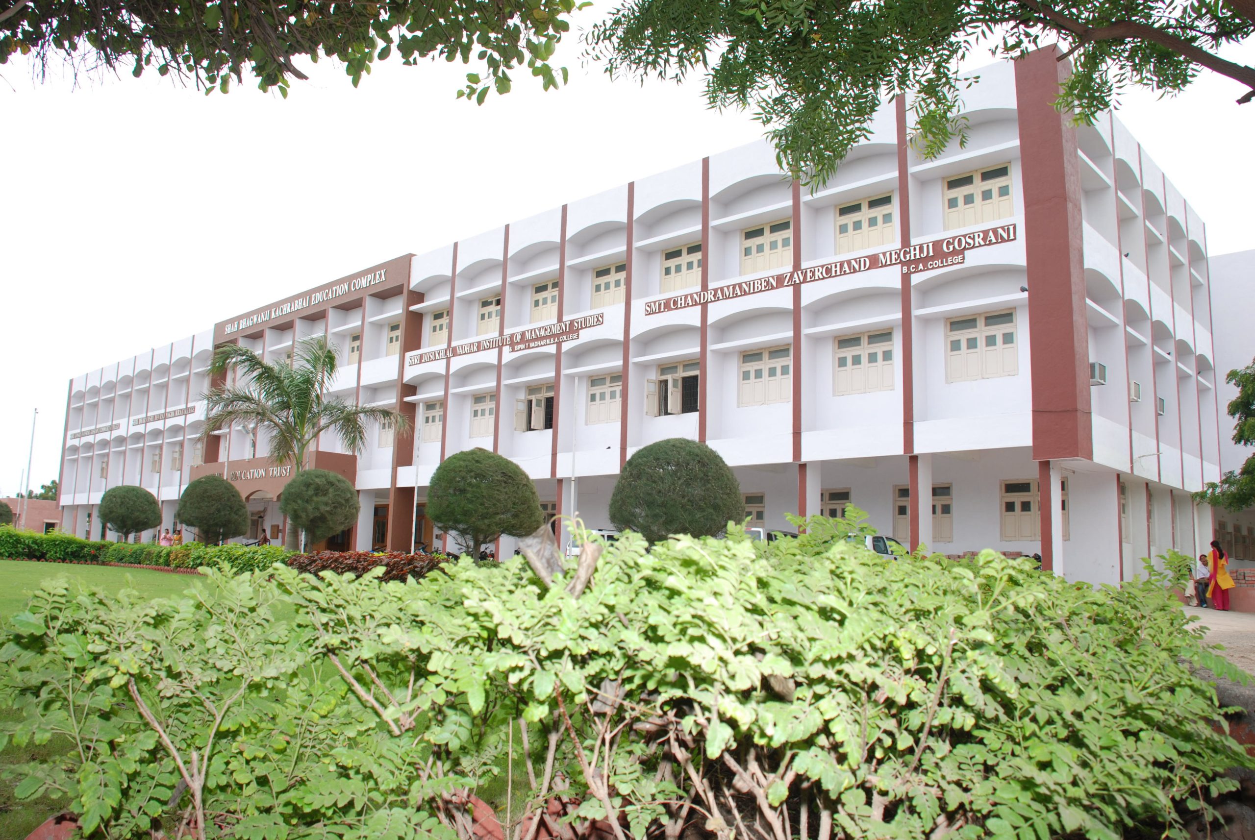 Shri Jaysukhlal Vadhar Institute Of Management Studies