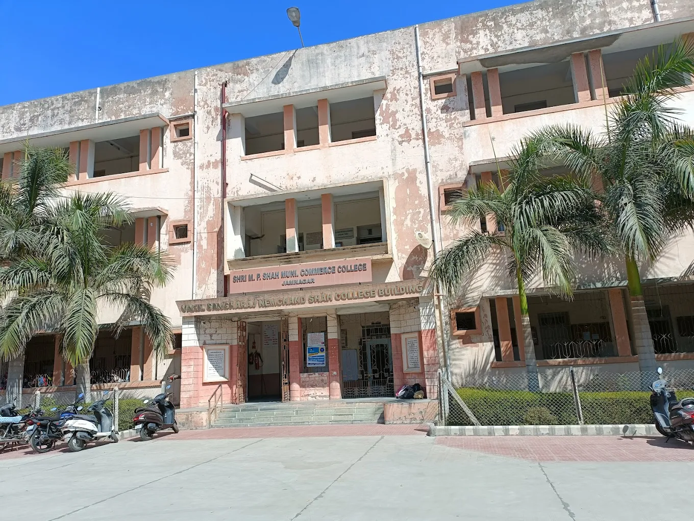 Shri M. P. Shah Muni. Commerce College