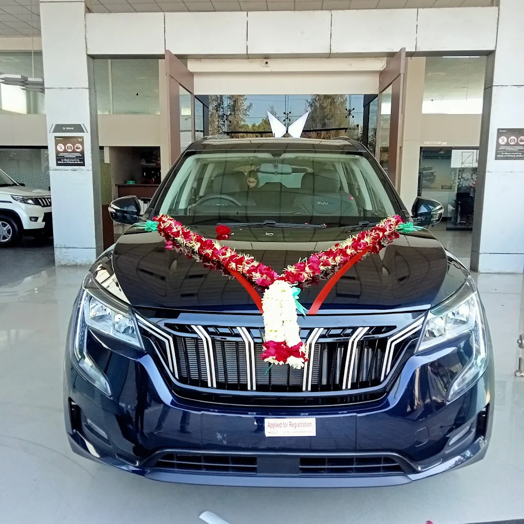 MAHINDRA ATUL AUTOMOTIVES JAMNAGAR SHOWROOM – PERSONAL RANGE AND BEV RANGE